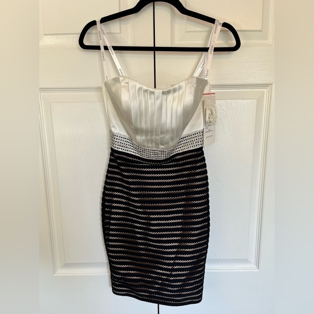 NWT Tony Bowls Black and Ivory Cocktail Dress Size 0 - Picture 3 of 6